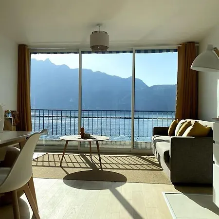 Le Perchoir Du ~ Vue Plongeante & Montagne Apartment